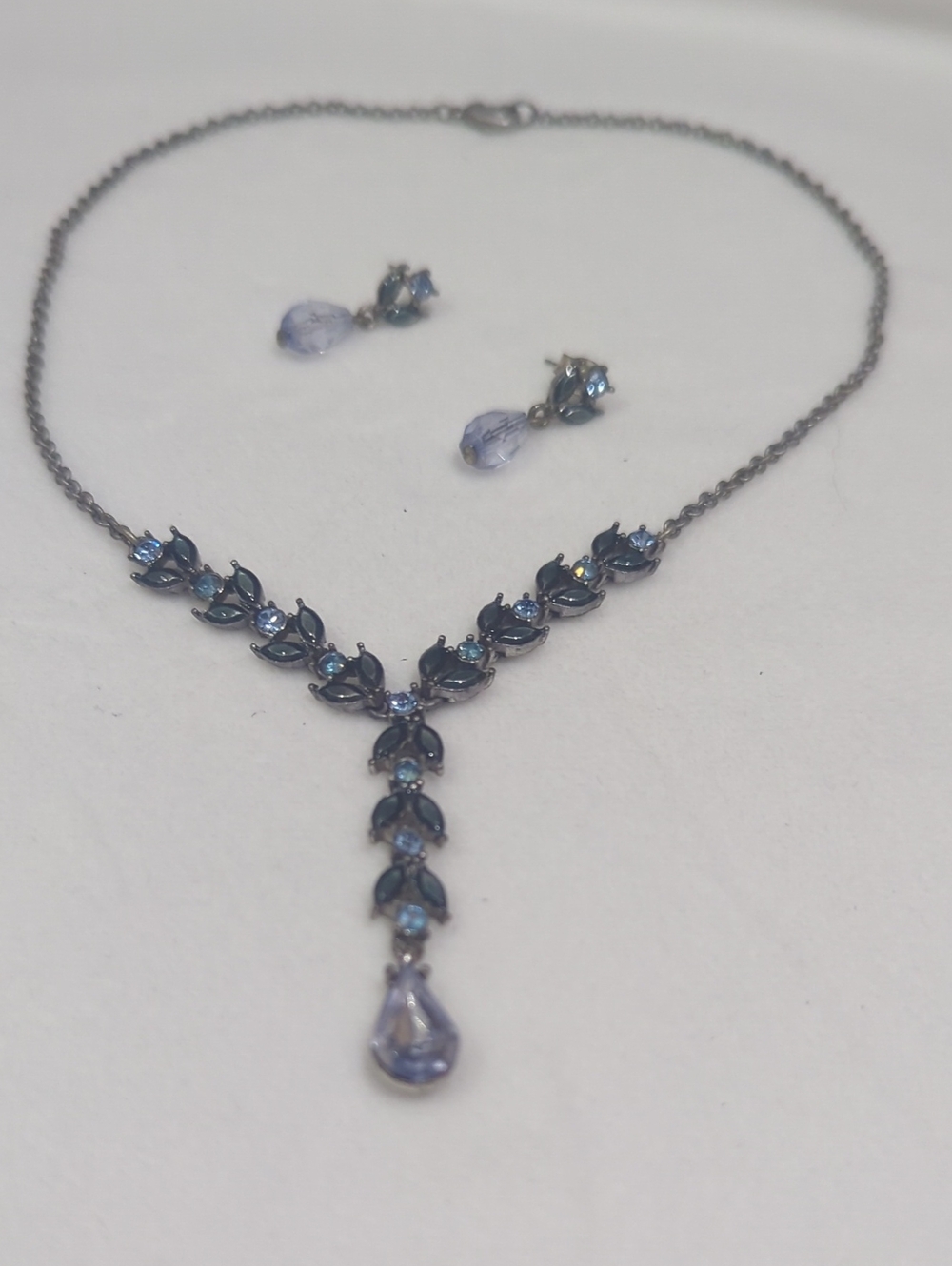 Elegant Blue Teardrop Necklace and Earring Set